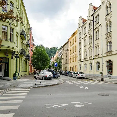 Apartment Gesse Brezinova Prague Exterior photo