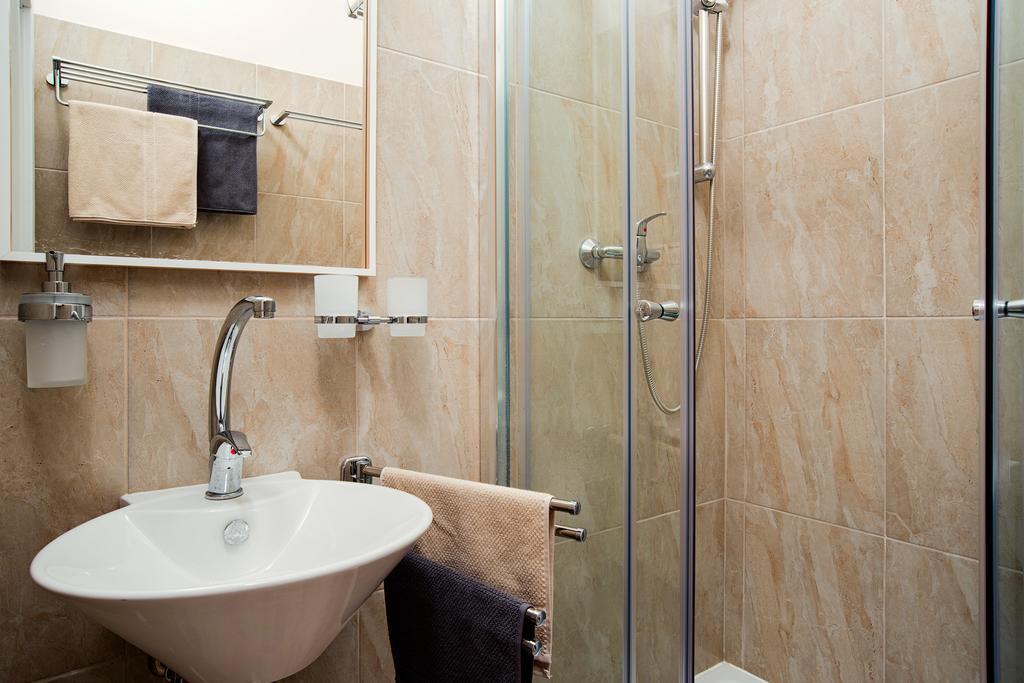 Apartment Gesse Brezinova Prague